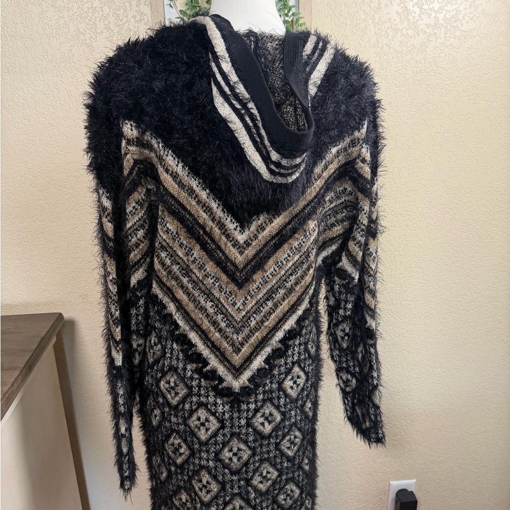 BCBGMaxAzria Black and Cream Patterned Cardigan - Picture 2 of 5